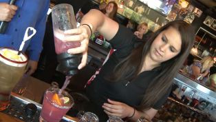 Bartender Tricks at TGI Friday's - Club Hour